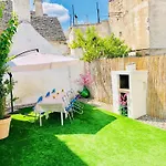 Trulli Phoenix Alberobello
